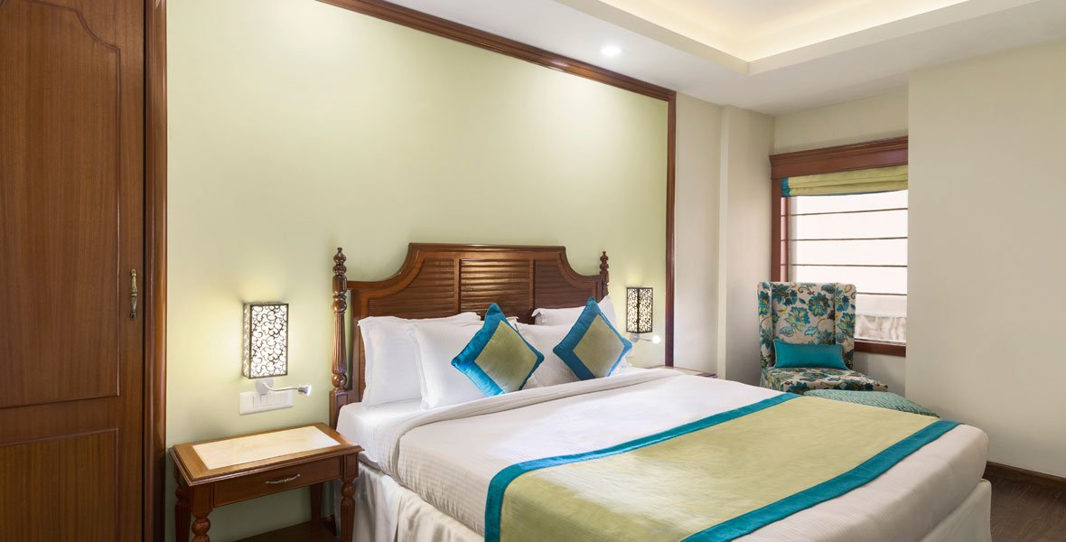Ramada-Jamshedpur-Bistupur---1-King-Bed-Accessible-Room